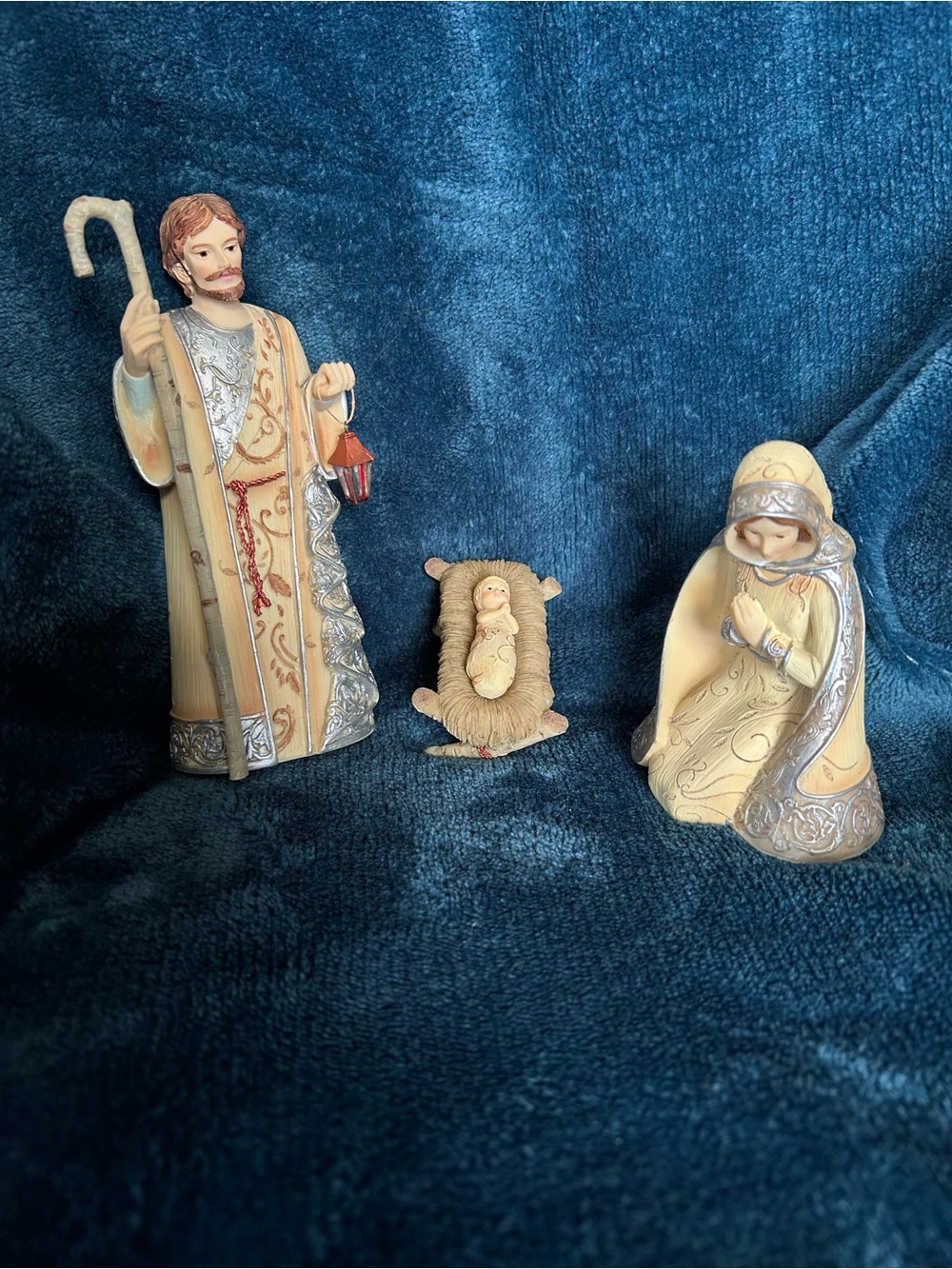 Cream and Silver Nativity Figurine Set - Holiday Home Decor